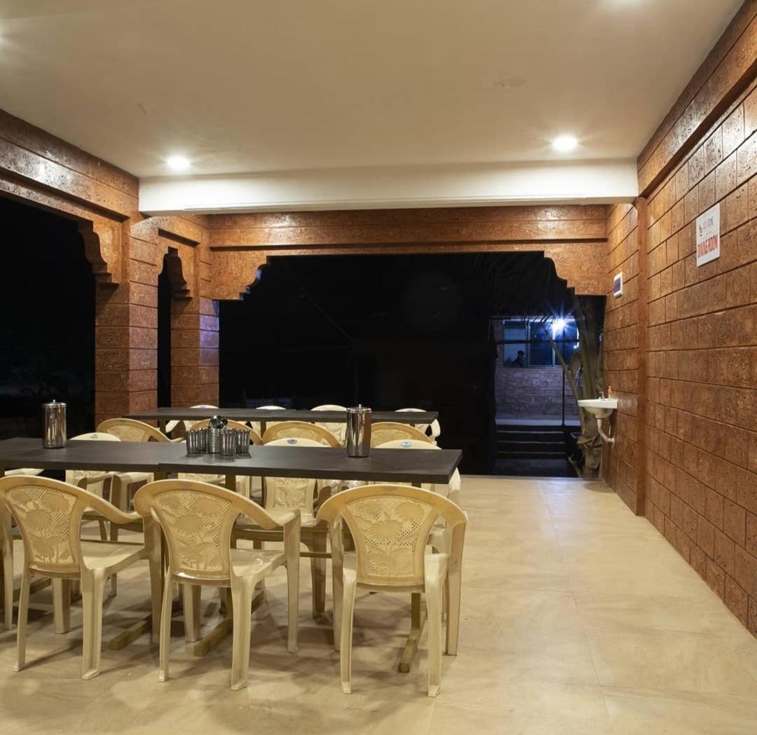 Redstone Farmhouse Kashid Exterior foto